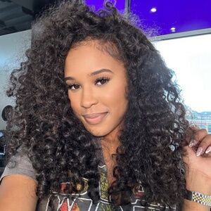 Meet your Posher, Jas